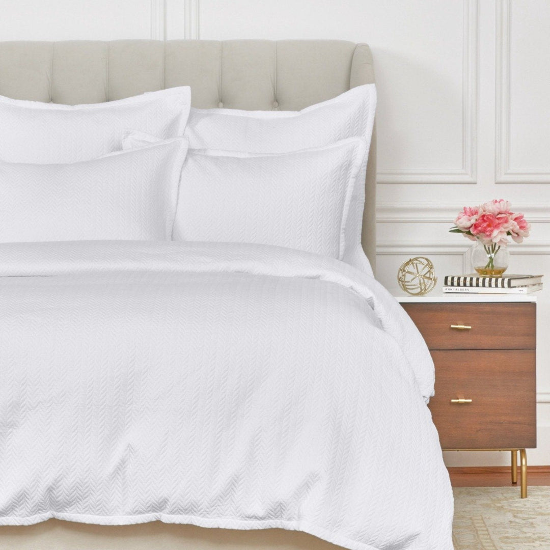 Elisabeth York shops Paola Single Quilt- King