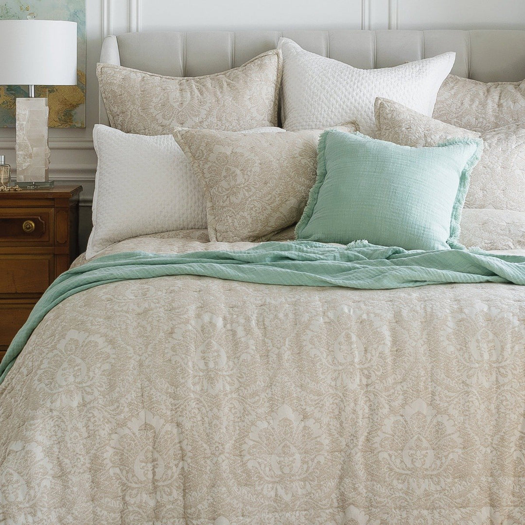 Elisabeth York shops Paola Single Quilt- King