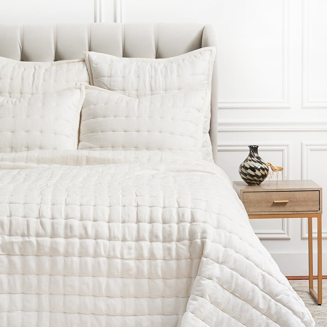 Elisabeth York Willa outlet Ivory Queen Quilt